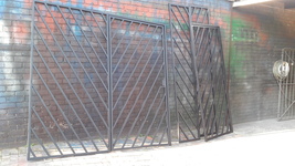 Chevron style gate